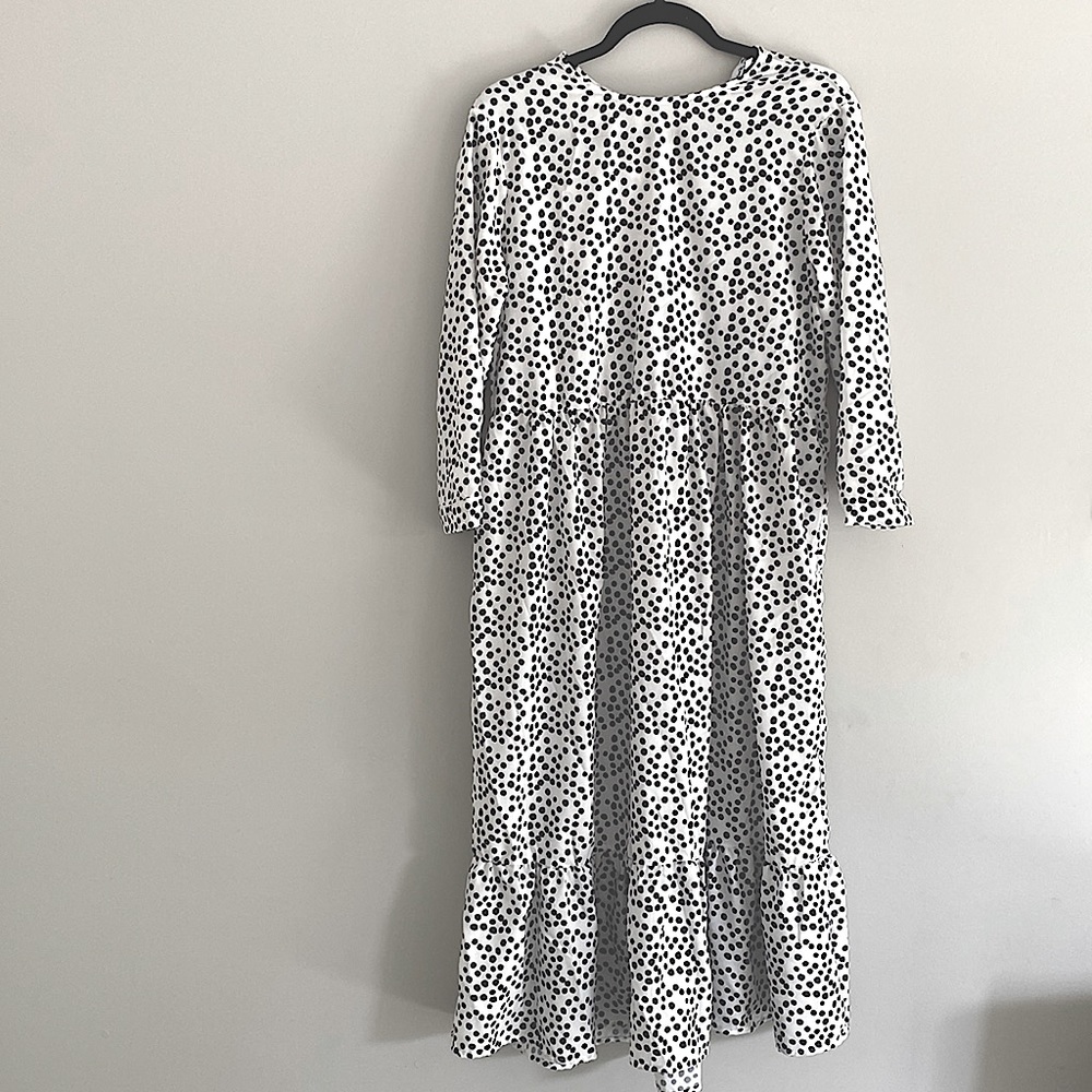 Beautiful almost new dress (wear one time).